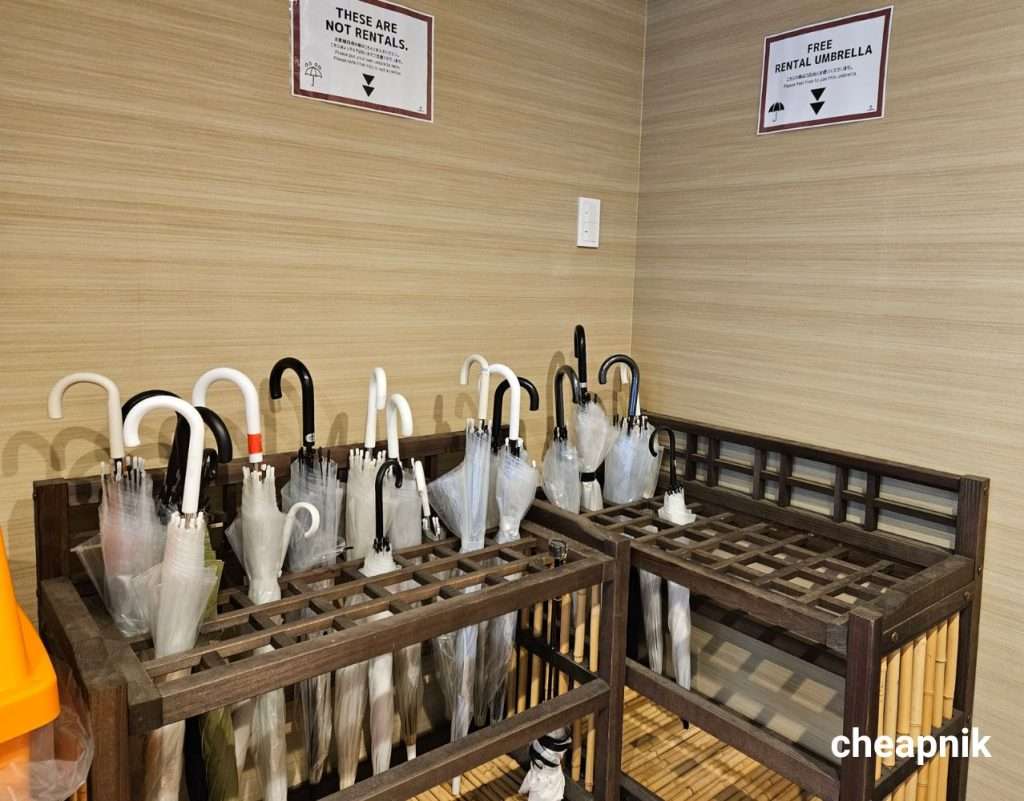 Free umbrellas for use by guests at Hotel Tomariya Ueno in Tokyo