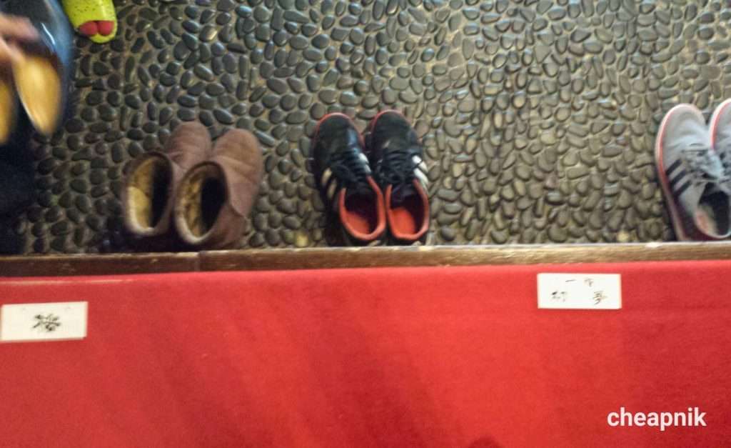 Amami Onsen Nanten-en Ryokan_Shoes waiting for me at check-out