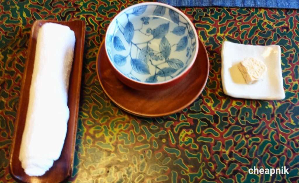 Amami Onsen Nanten-en Ryokan_Tea with candy after check-in