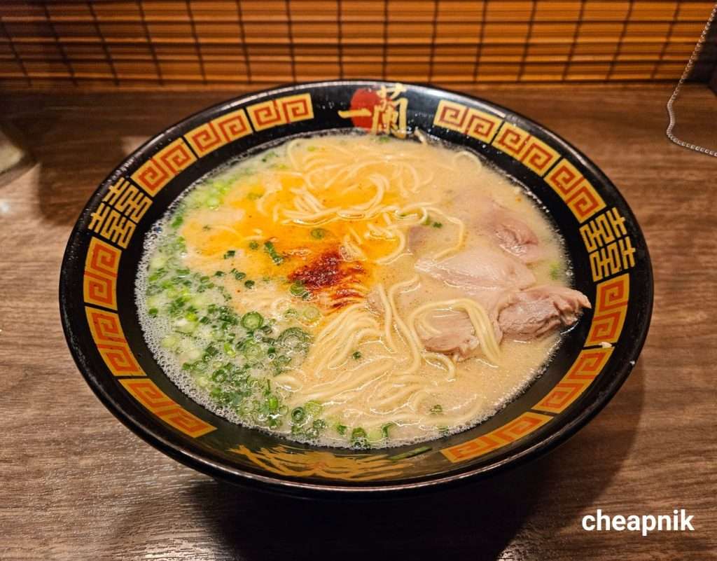 The ramen bowl at Ichiran Ramen