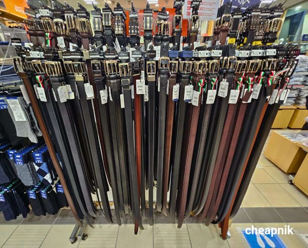 Japan_Aoki Store_Men's Belts for Sale in Tokyo