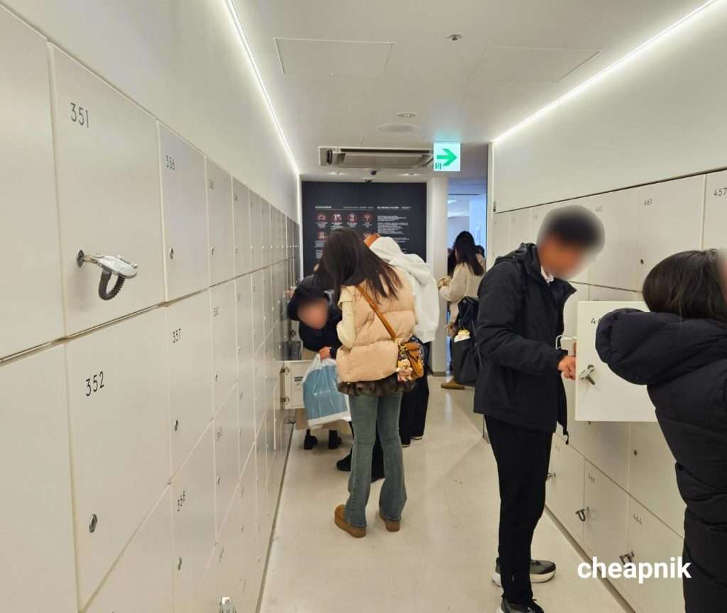 The locker room at Shibuya Sky