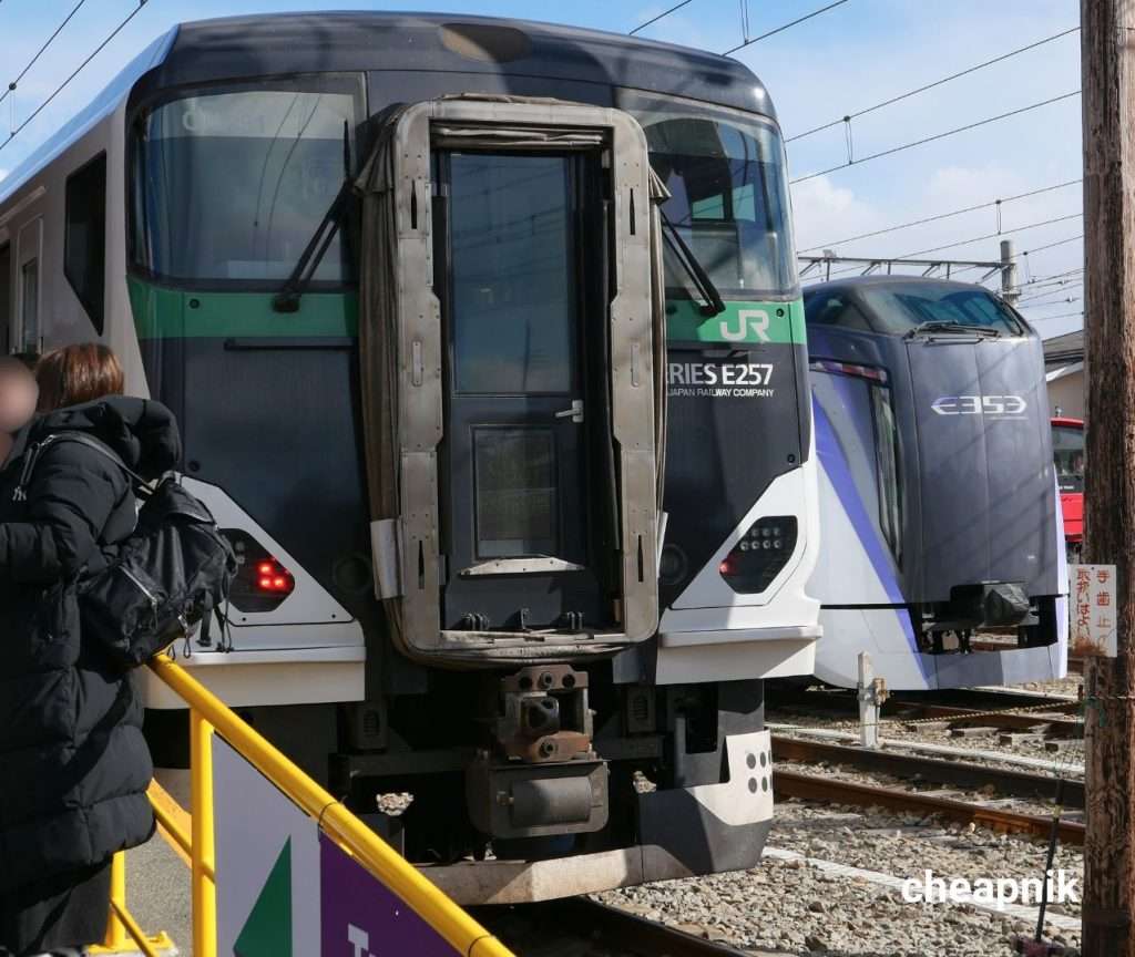 Fuji Excursion E257 and E353 trains from Shinjuku Tokyo to Kawaguchiko and back