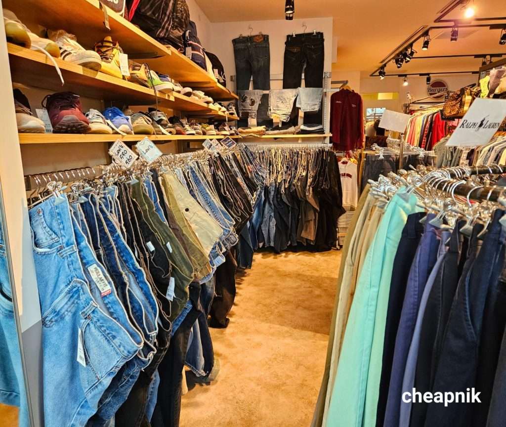 Jeans and sneakers on sale at Anchor Nishi-Kaigan West Coast Used Clothing Store