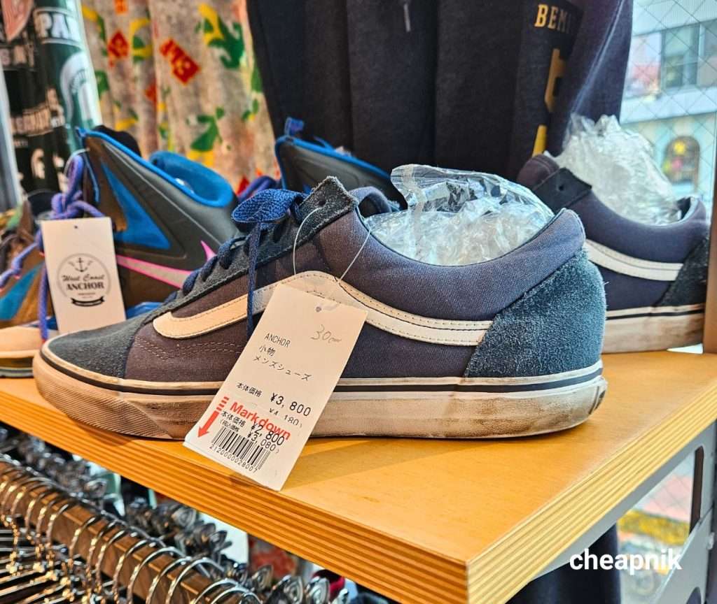 Used Vans sneakers on markdown at Anchor Nishi-Kaigan West Coast